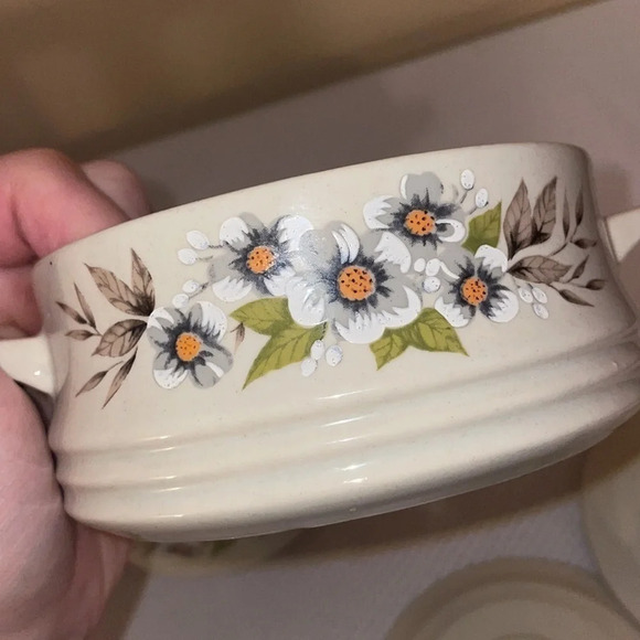 Heavenly baking dishes serve store stoneware vintage kitchen cook ivory flowers - Picture 2 of 5